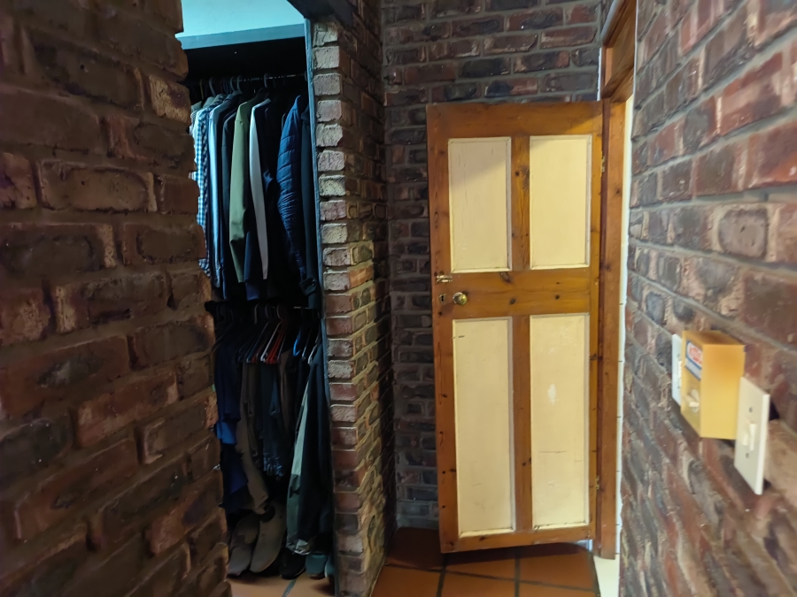 3 Bedroom Property for Sale in Kannoniers Park North West
